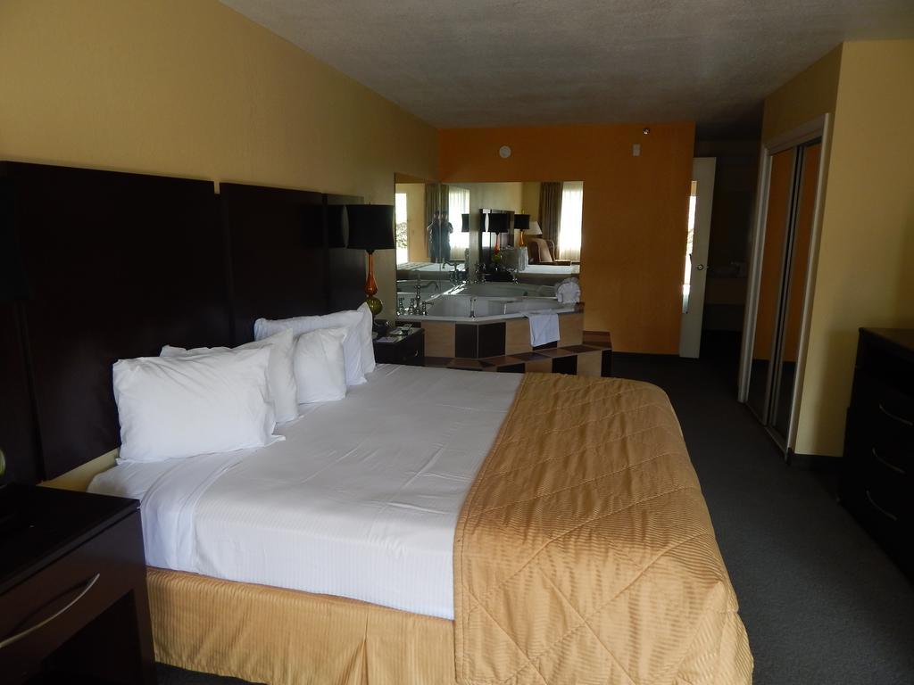 Ramada Branson Hotel And Resort Kültér fotó